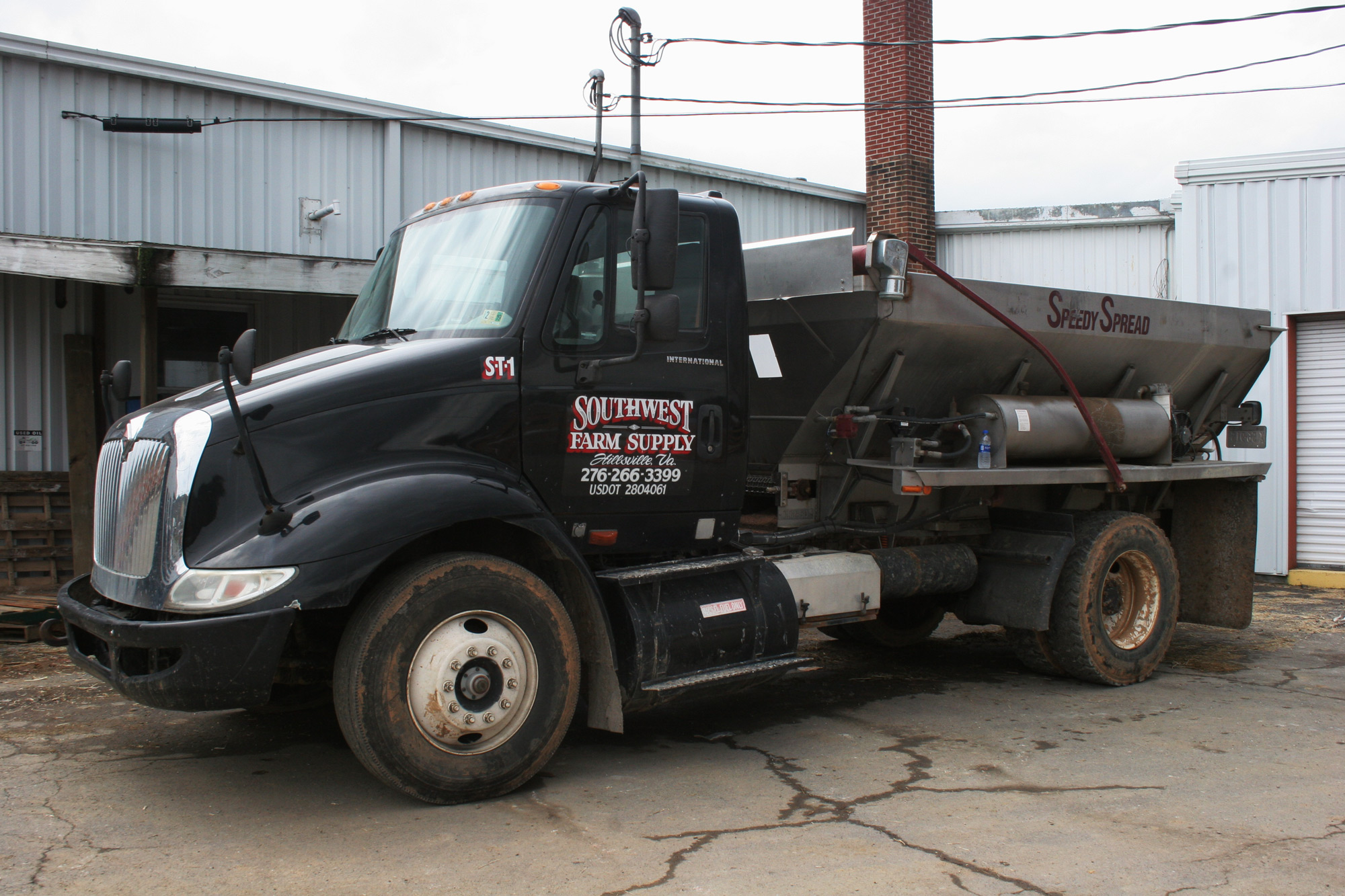Southwest Farm Supply Fertilizer and Lime Spreader Truck